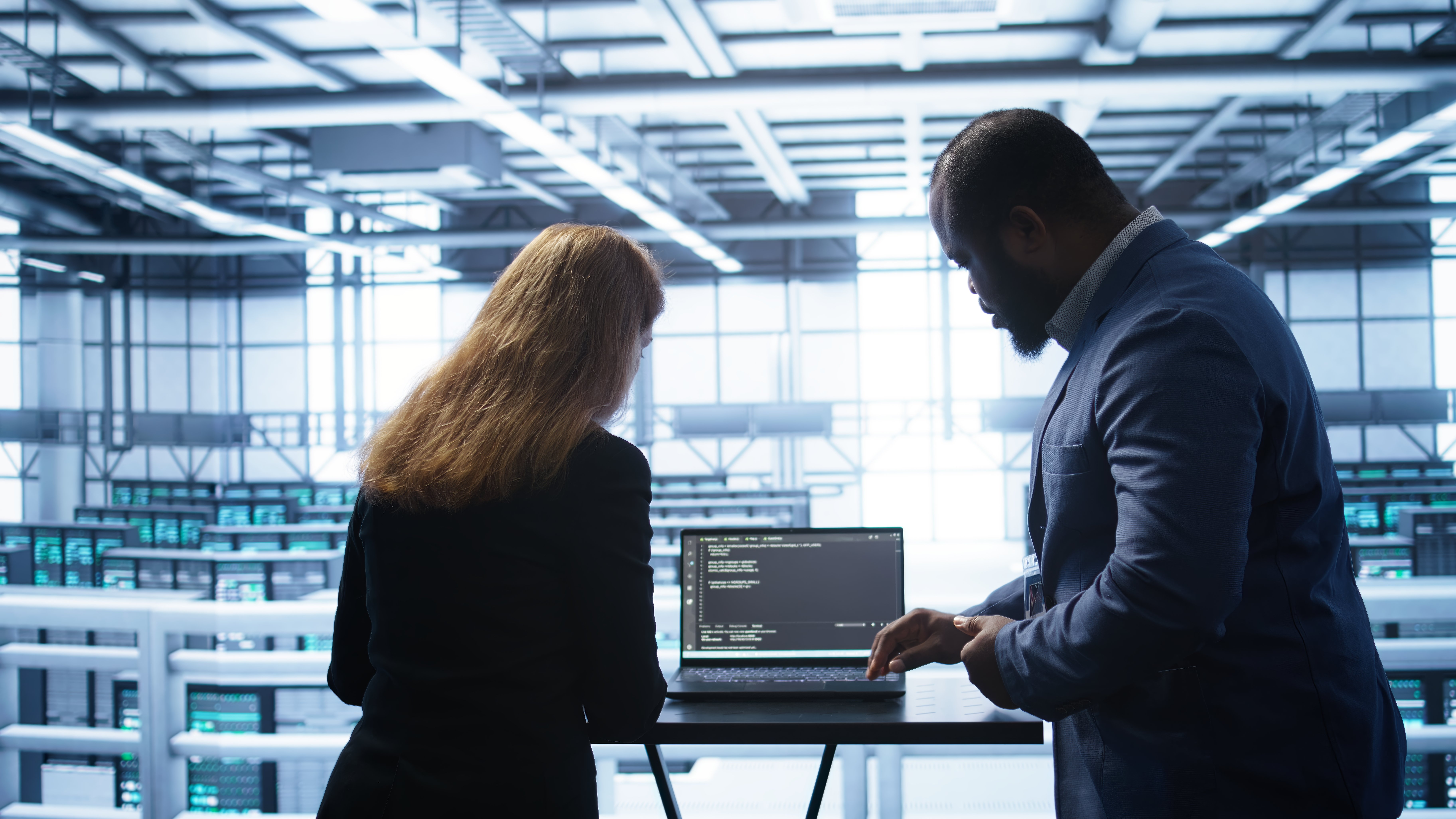 it-support-staff-members-server-hub-monitoring-server-infrastructure